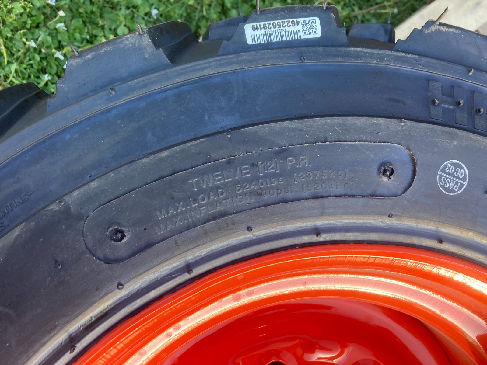 NEW 10-16.5 Skid Steer Tire/Wheel/Rim for Bobcat & more - 10X16.5-12 PLY