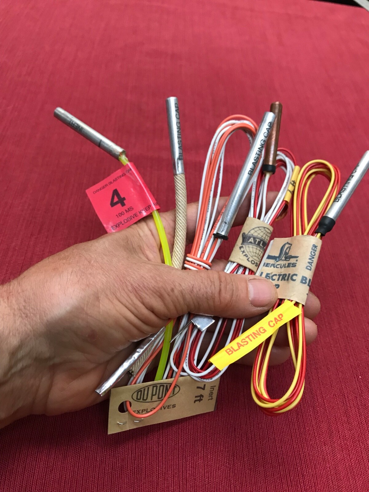 Set of 5 different inert blasting caps for mining display, movie prop, airsoft