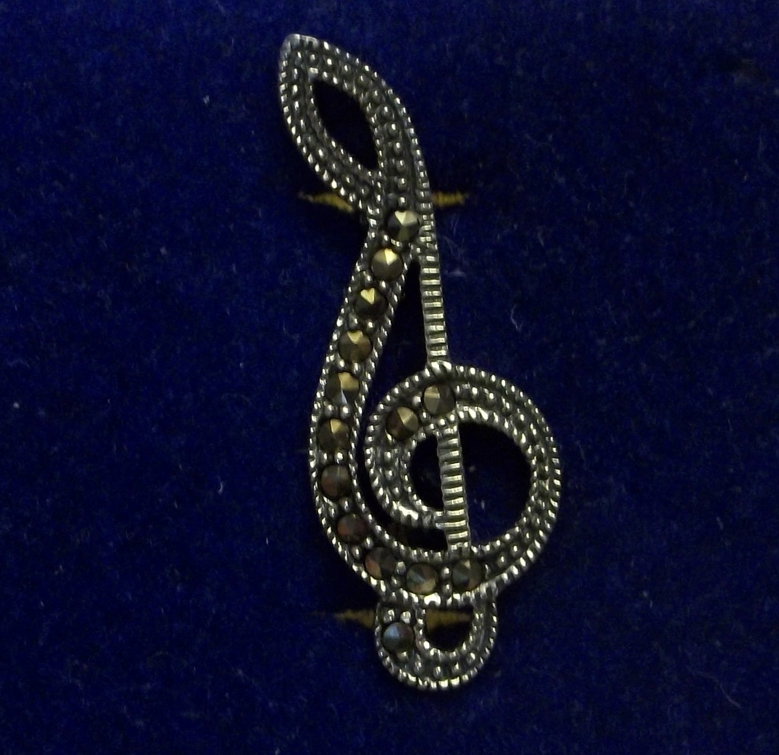 Sterling Silver 31x12mm Marcasite Treble Clef Music Pin