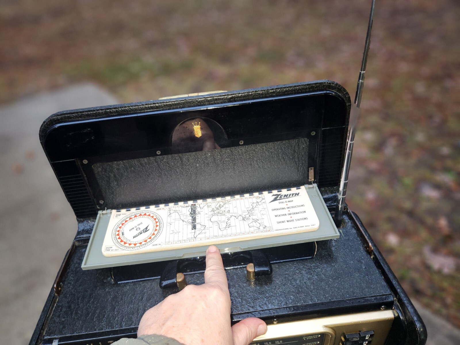 Mid-Century ZEINTH TRANSOCEANIC Multi-Band Radio ~ Model B600 ~ 1959/1962