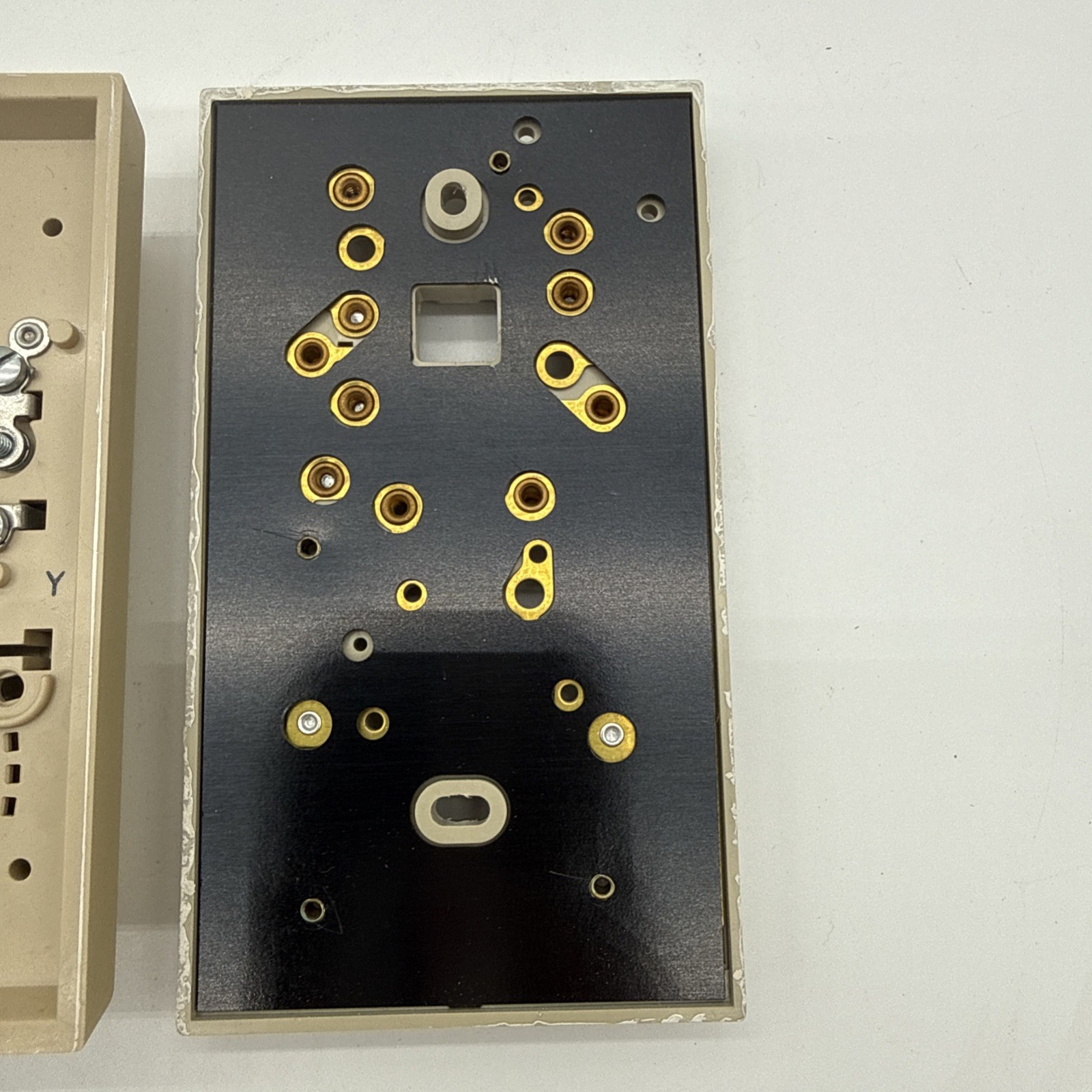 Vintage Carrier Honeywell Thermostat - Auto, On & Off - Cool, Off, Heat