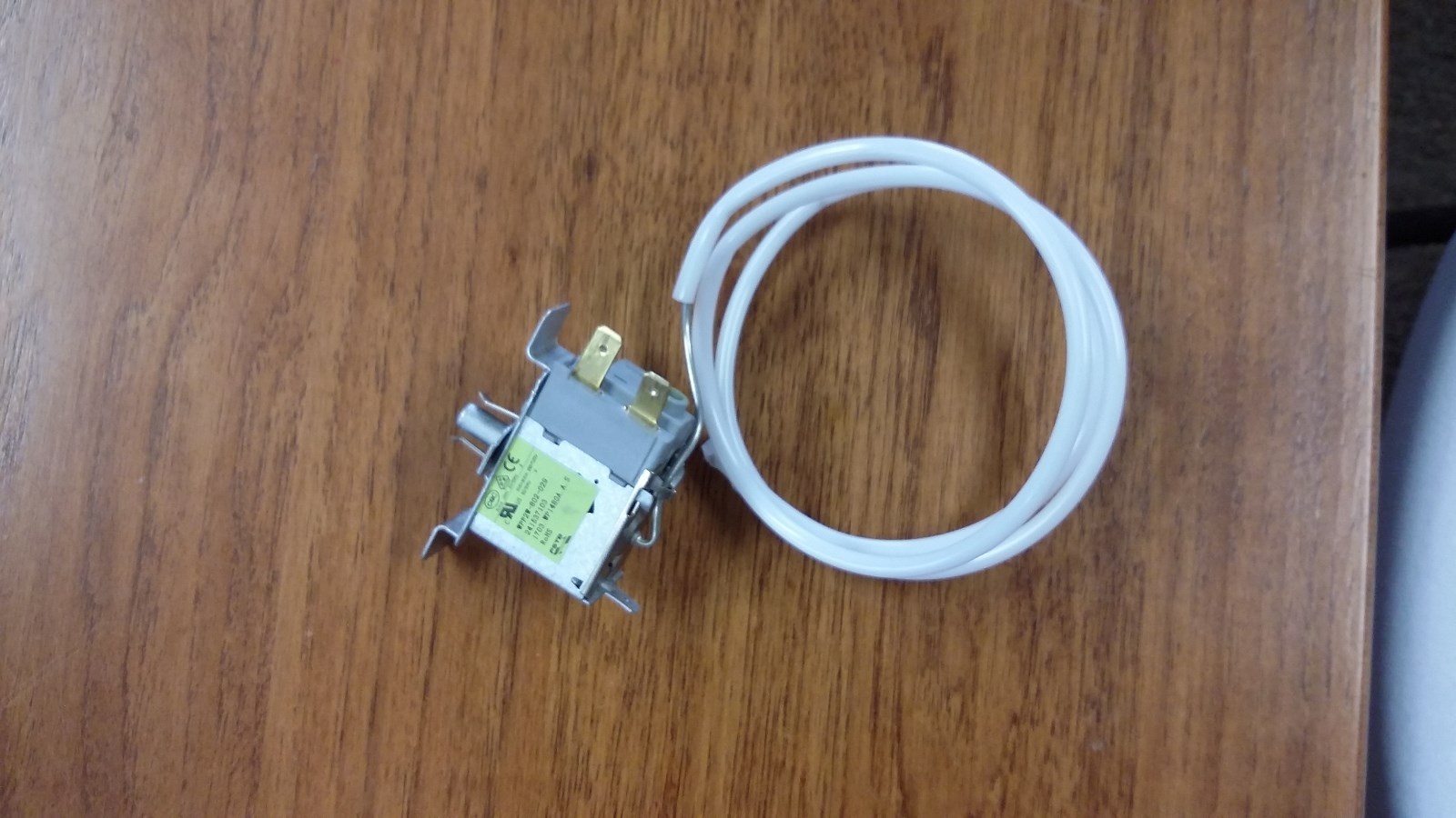 NEW Frigidaire Refrigerator Temp Control Thermostat 241537103