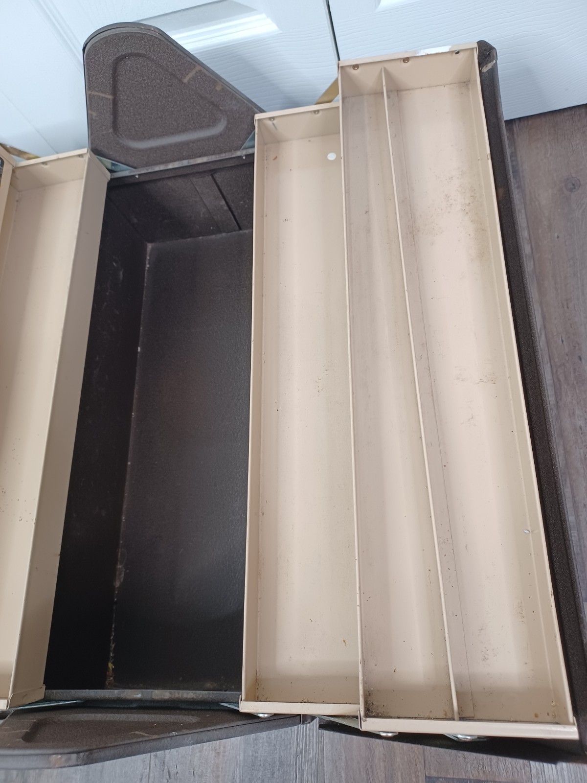 VINTAGE KENNEDY 1022 CANTILEVER MECHANIC TOOL CHEST BOX 22” x 10” x 12-3/4”H