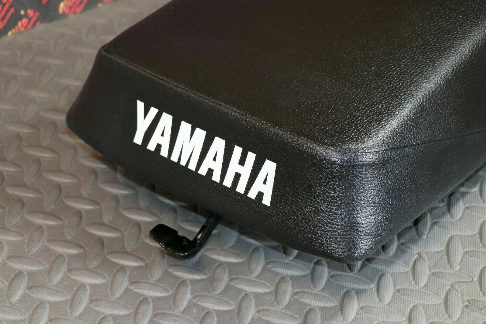 NEW Complete seat Yamaha Banshee 1987-2006 BLACK + lettering