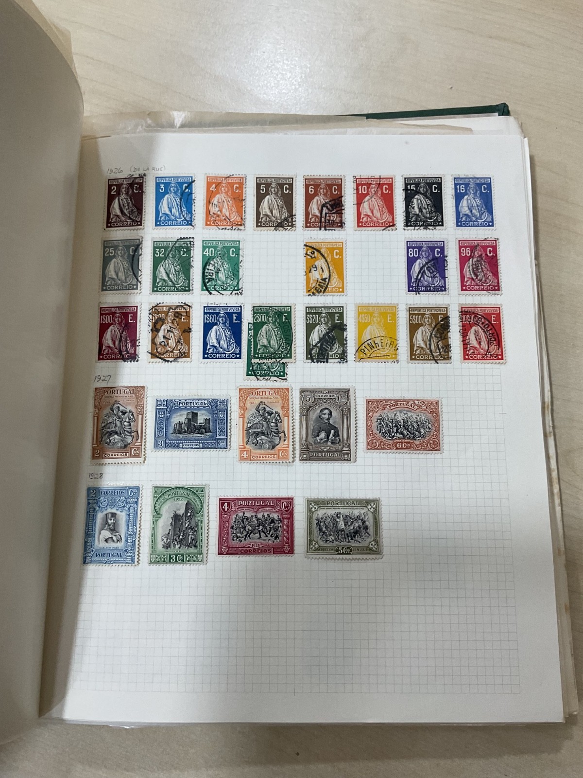 Portugal + colonies stamps. 1870 - 1979. Mint/used. Album G/101