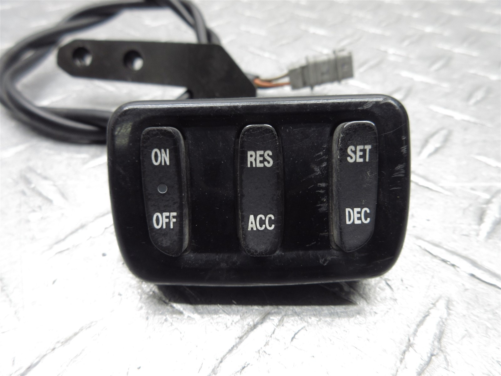 2014 10-16 Victory Cross Country Tour Right Side Cruise Control Handlebar Switch