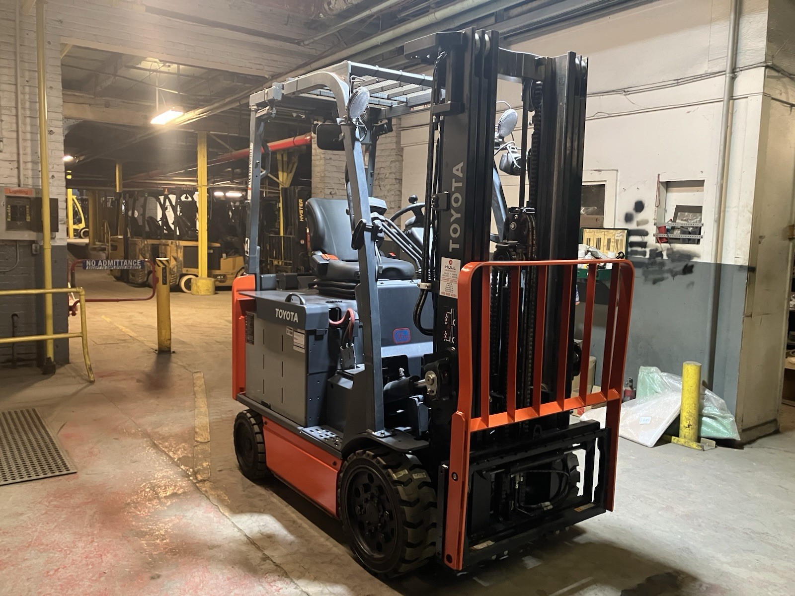 2021 Toyota 5000 LB Electric Forklift With SS and Triple Mast