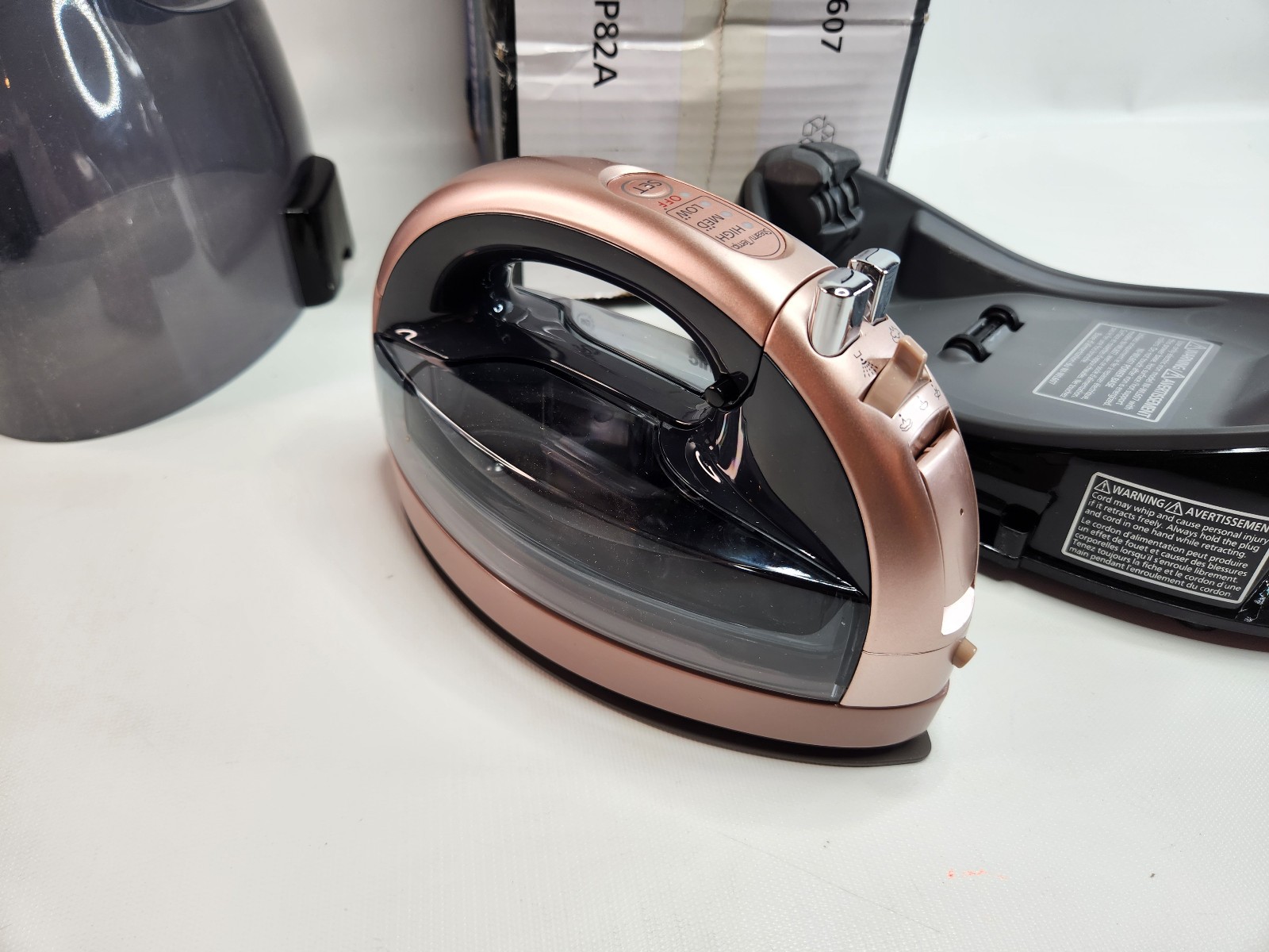 Panasonic 360 Freestyle Cordless Iron Open Box New Ni-WL607 Rose Gold