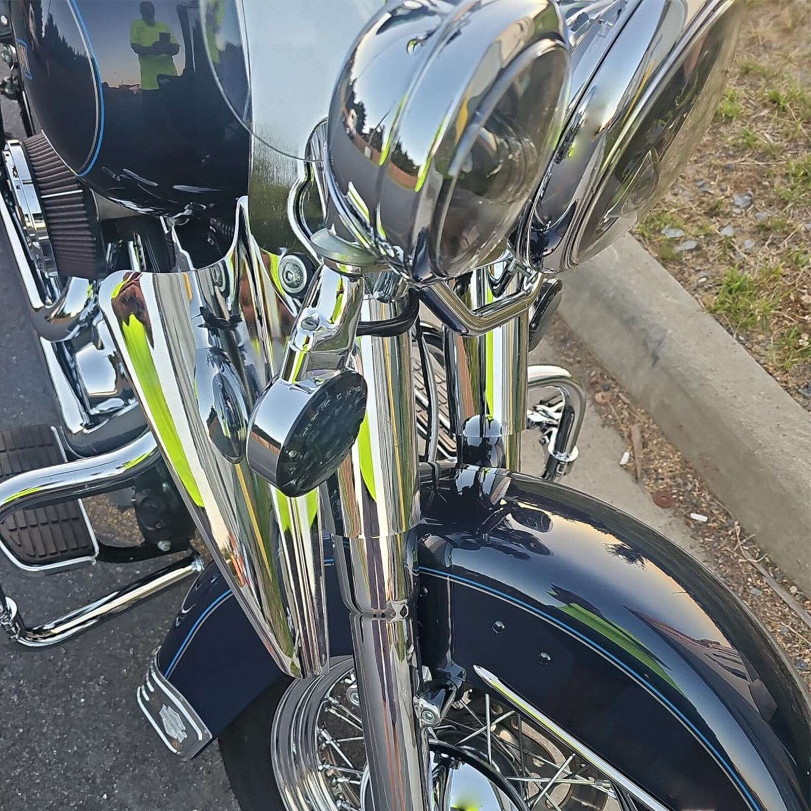 Front Fork Mount Wind Deflectors For Harley Touring Road King Street Glide CVO