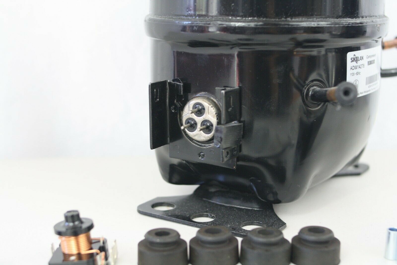 SIKELAN ADW142T6 REFRIGERATION COMPRESSOR 1/2 HP 1372BTU 110-120V R134A 50-60HZ