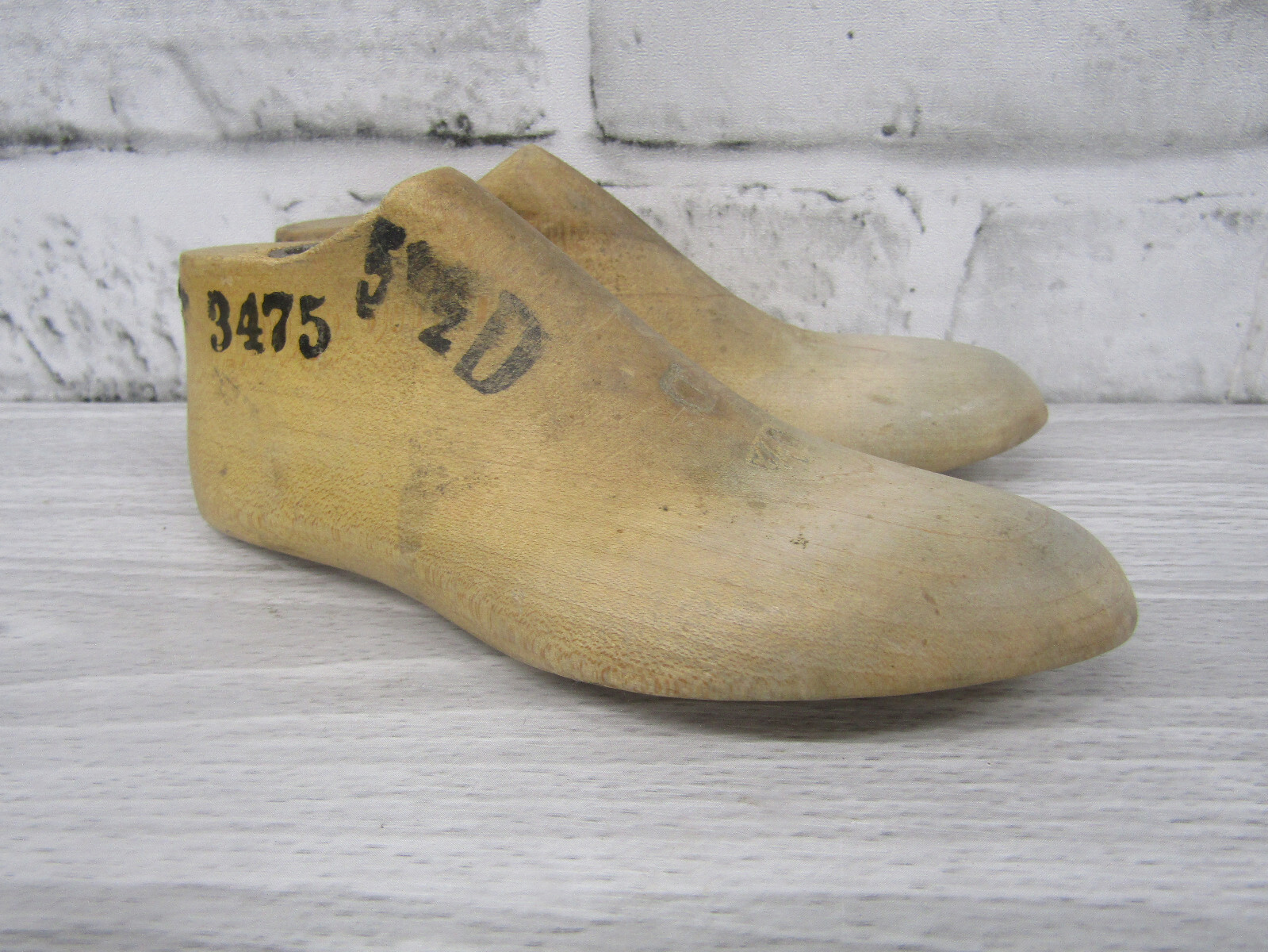 Vtg Childrens Wood Wooden 1 Pair SIZE 5.5 D Pointed Toe Shoe Lasts Molds Cobbler