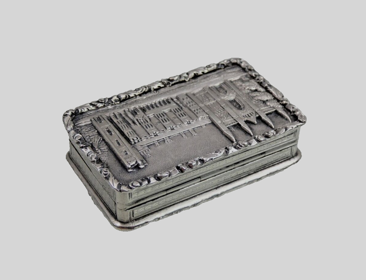 RARE 1810 ENGLISH GEORGIAN STERLING SILVER CASTLE TOP VINAIGRETTE ARCHITECTURAL