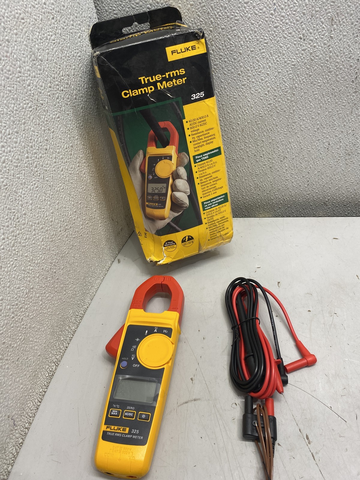Fluke 325 True RMS Clamp Meter AC/DC Yellow 5065866