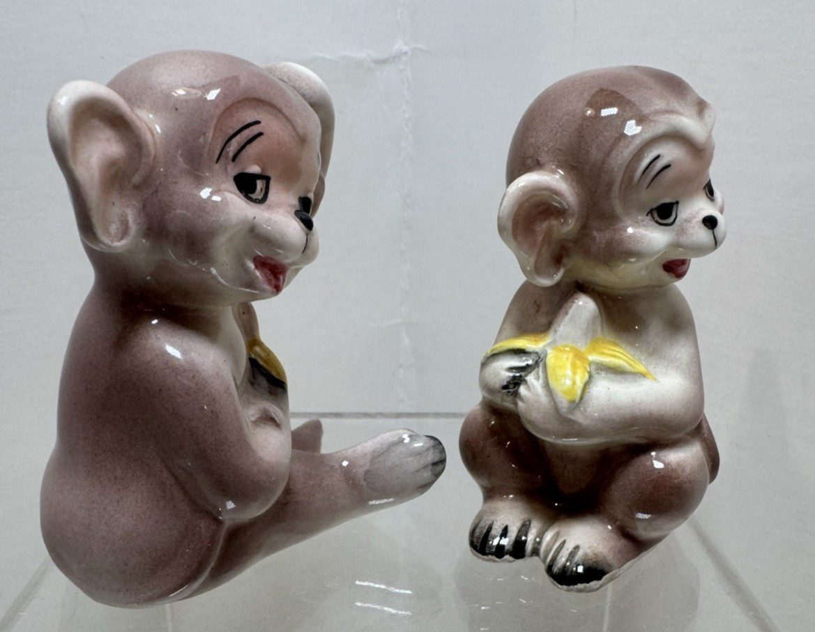 Vintage Monkey Salt and Pepper Shakers JAPAN Eating Bananas 1950s Kitsch Kitchen