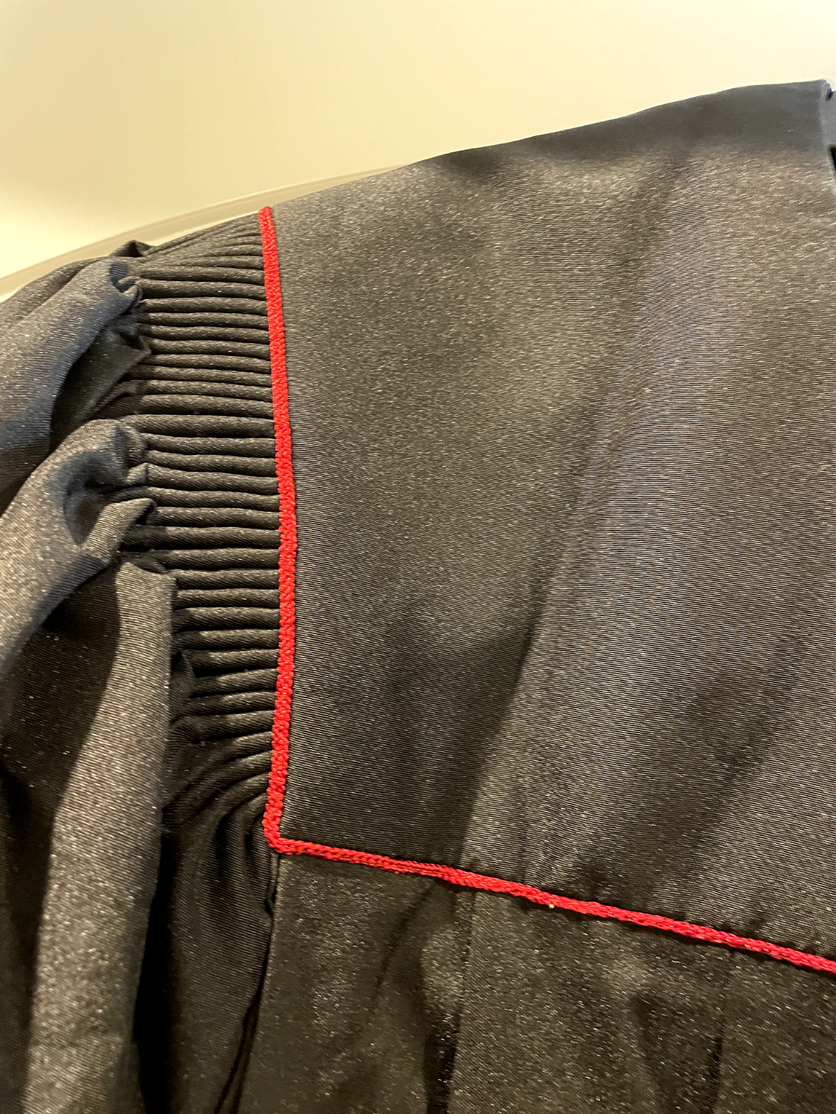 USC Bachelors Graduation Gown Herff Jones Black - Multiple Sizes