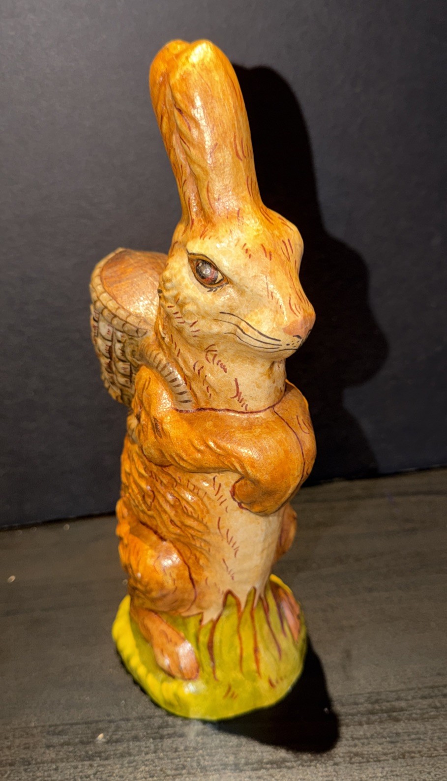 Beautiful Vintage 1990 Vaillancourt Folk Art Standing Rabbit w Basket #322