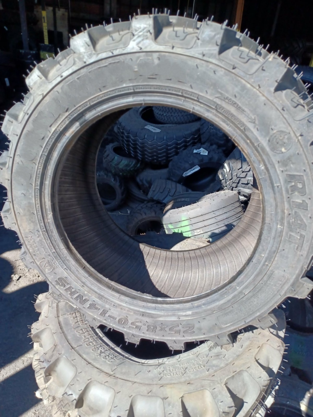 25x8.50-14 TIRE TURF R14T NEW COSMETIC BLEM 6PLY 2585014 25 8.50 14