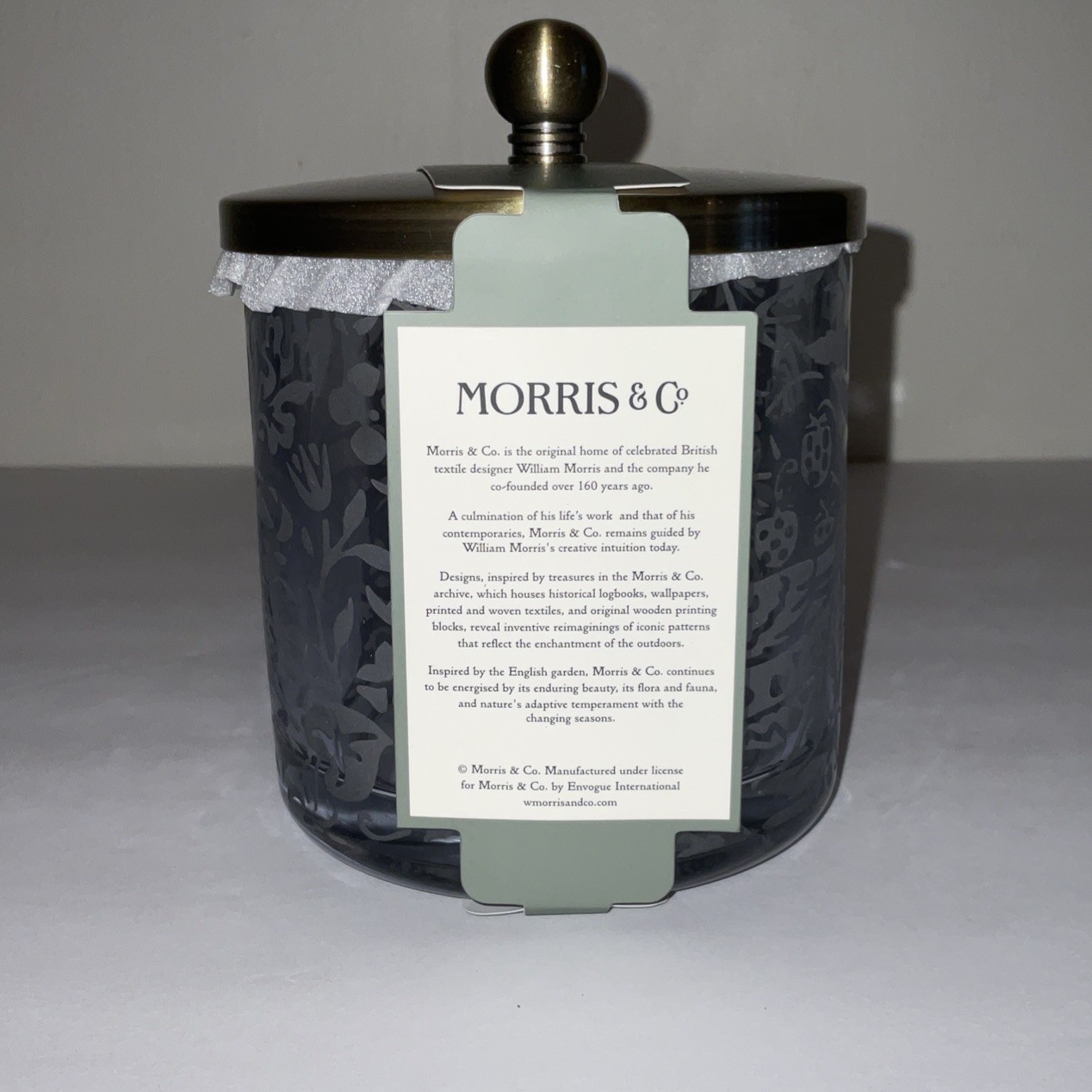 MORRIS & Co. STRAWBERRY THIEF GLASS GOLD LID COTTON BALL JAR BATHROOM VANITY NWT