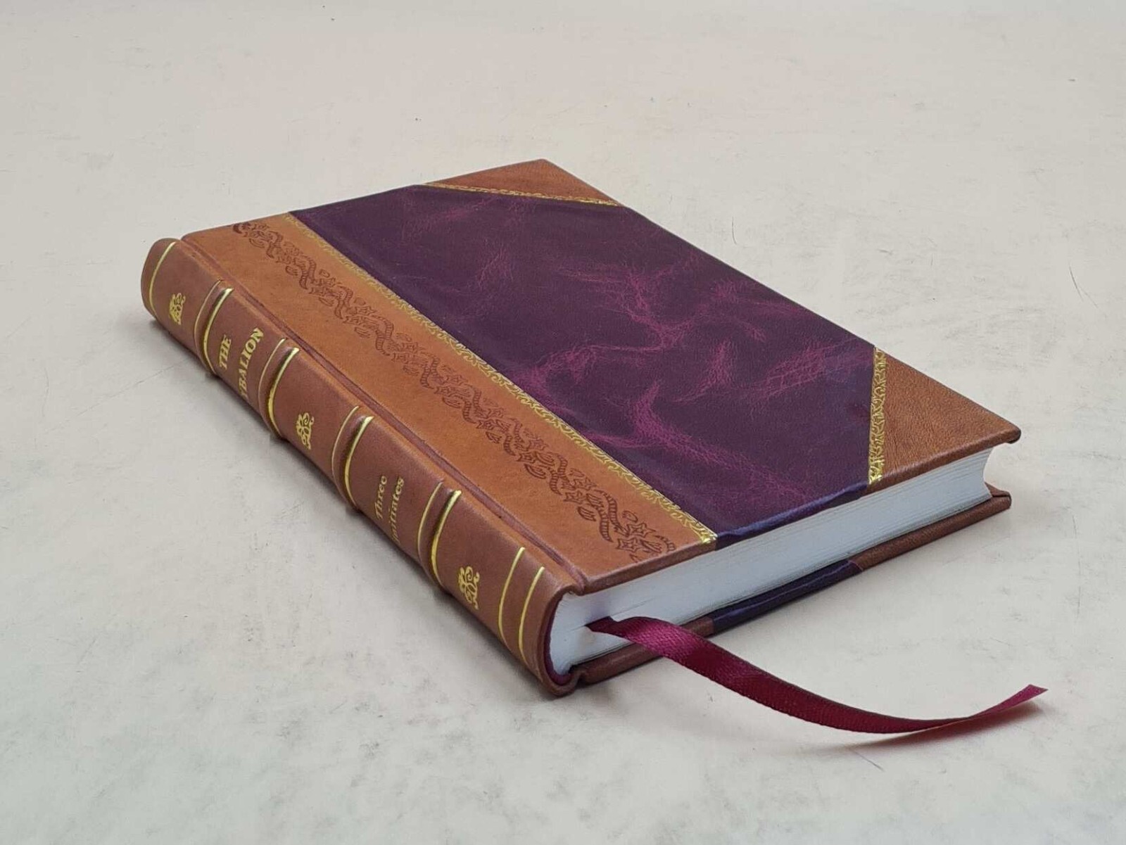 The Kybalion a study of the hermetic philosophy of ancient Egypt [Leather Bound]