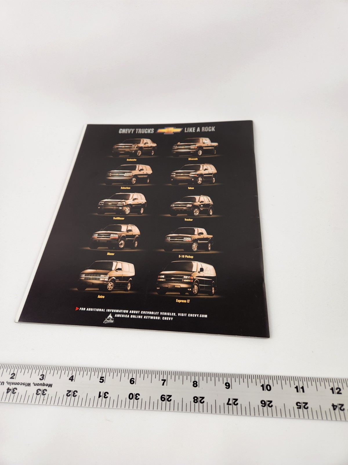 32 Page Original 2002 Chevrolet S-10 Truck Sale Brochure Dealer Booklet Promo