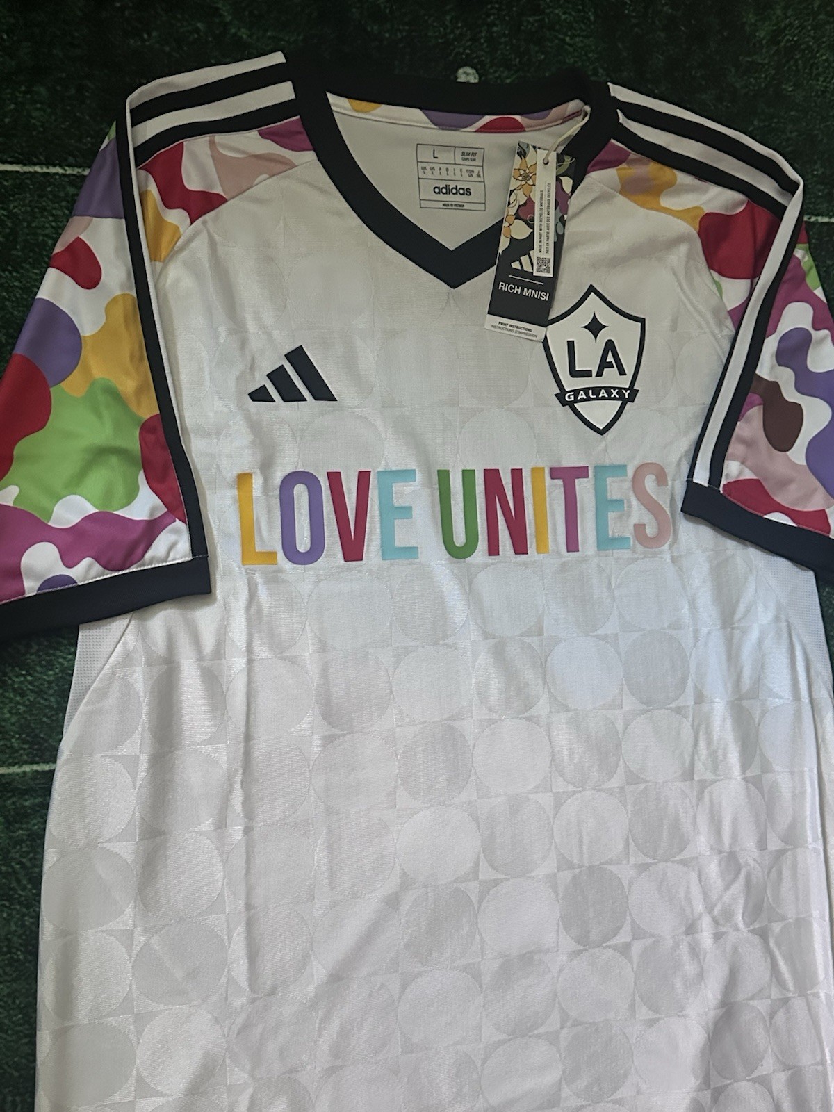 Los Angeles Galaxy Special Edition Love Unites Soccer Jersey Size L