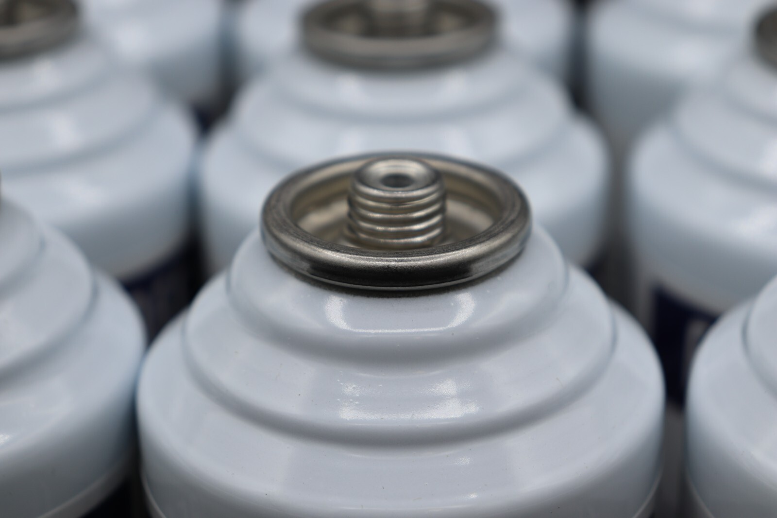 Enviro-Safe Auto AC Coolant R134a Replacement Refrigerant with dye case 12 Cans