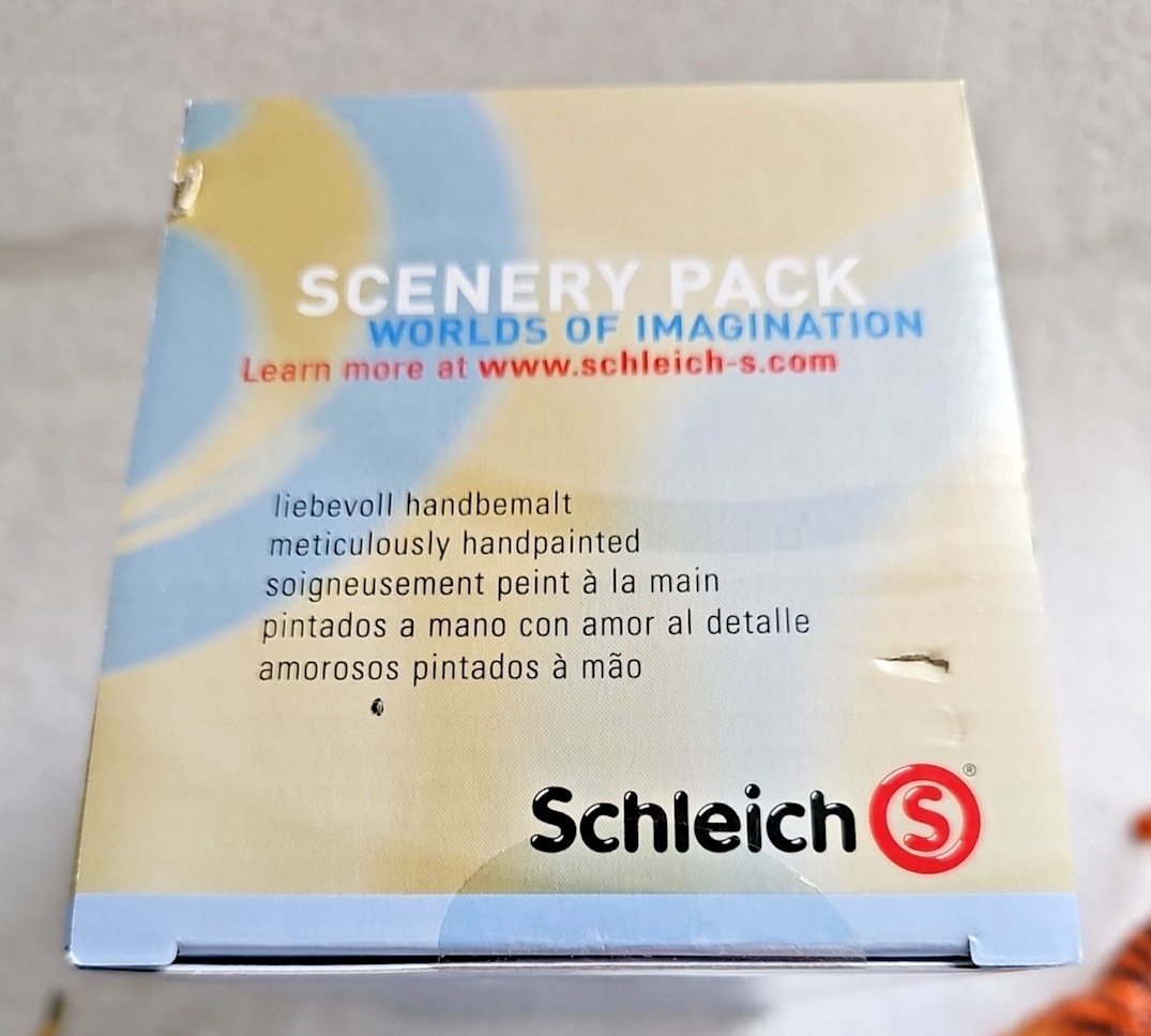 Schleich Scenery Pack Farm Animals + Chickens + Tiger + Leppard