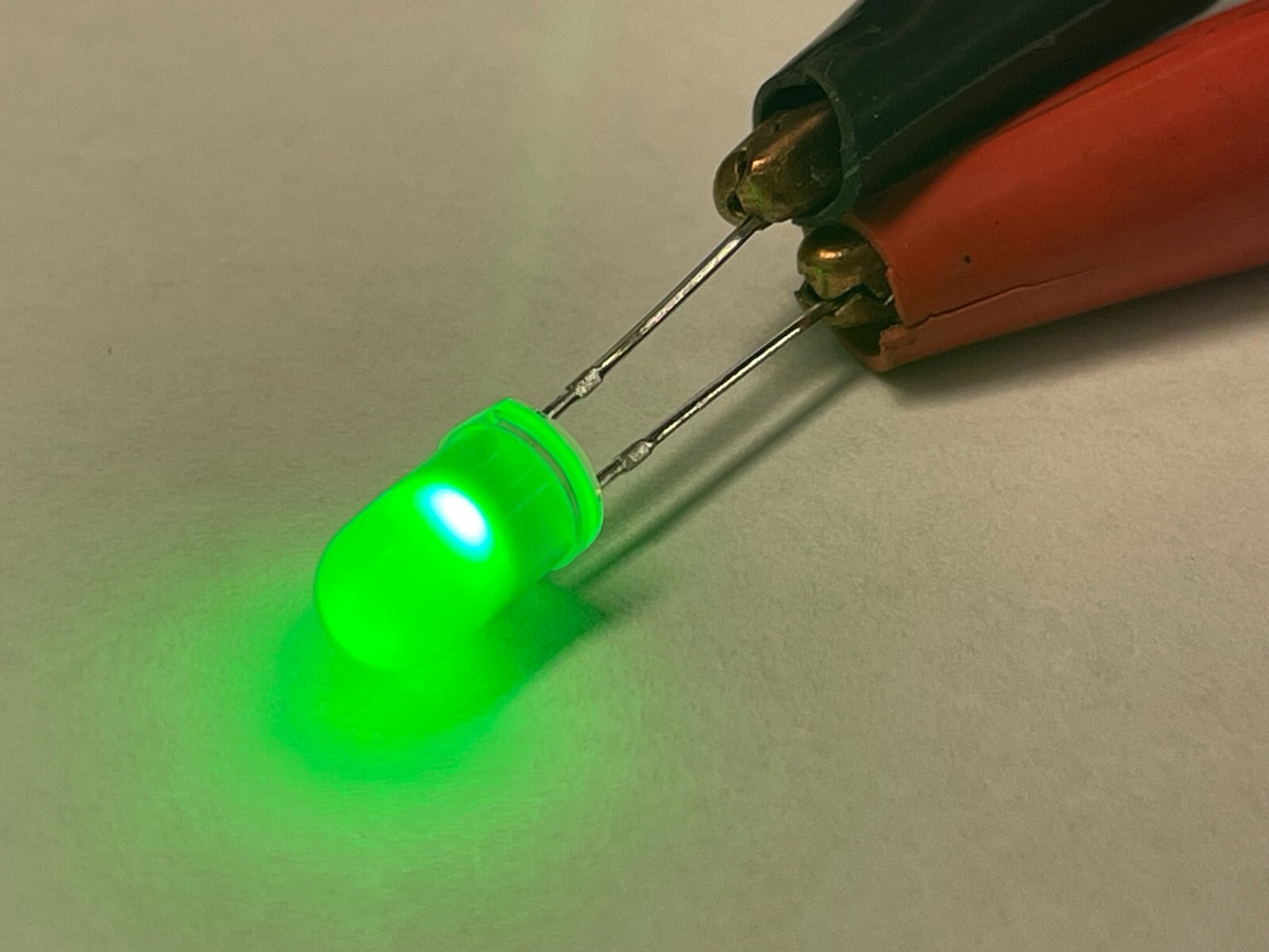 Flashing Blinking LEDs LED 5mm Red Blue Yellow Green QTY 12