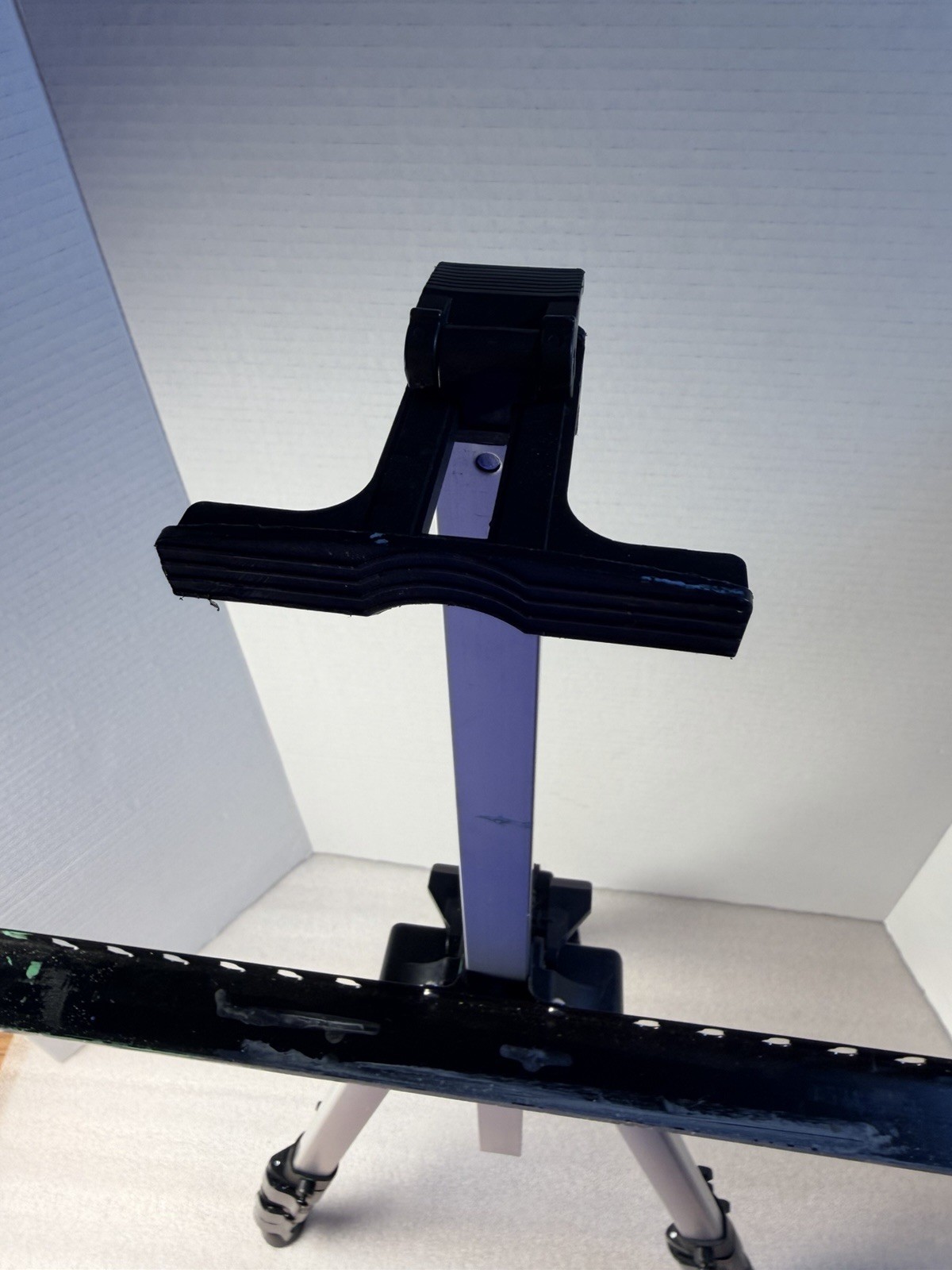 Curate Aluminum Stretch Field Easel - Silver Aluminum - 63 inch - Adjustable Art