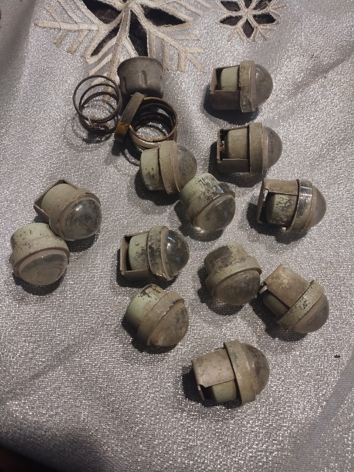 12 ANTIQUE Vtg CLEAR GLASS CAT’S EYE ROAD SIGN Stop RR REFLECTORS