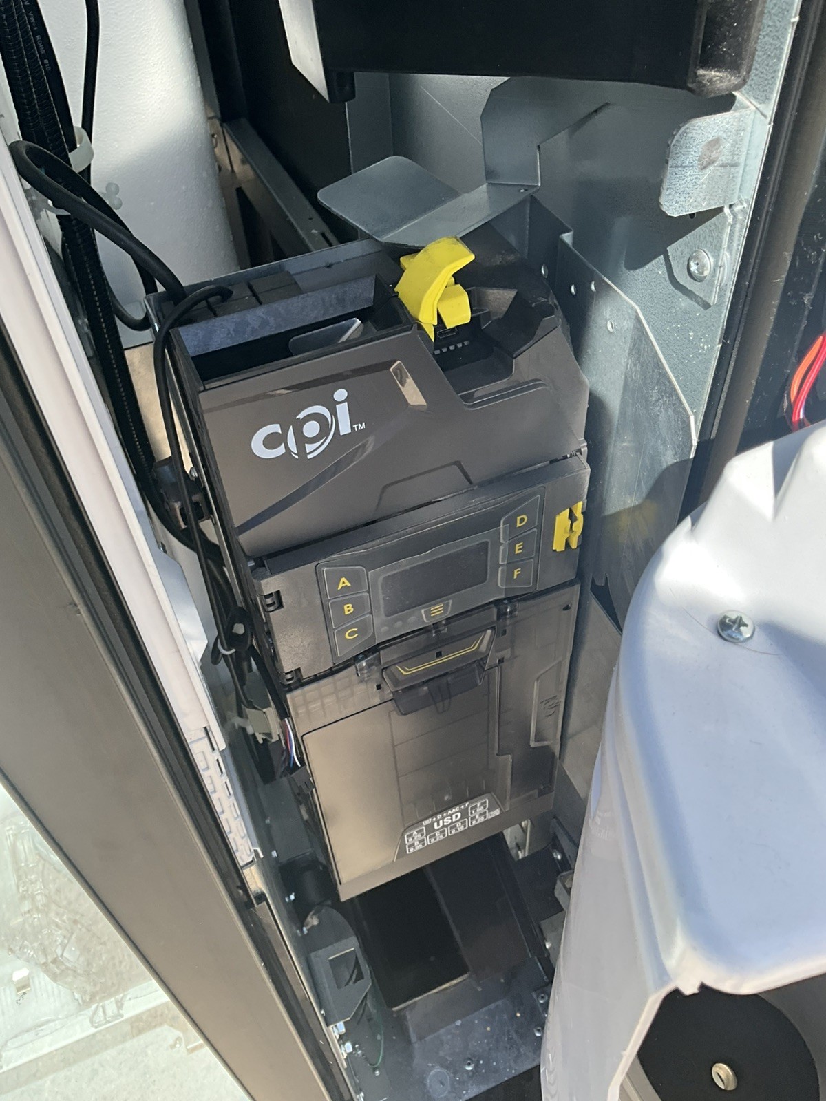 24 Dixie Narco BevMax CPI Glass Front Beverage Vending Machine 5800-4HC crane