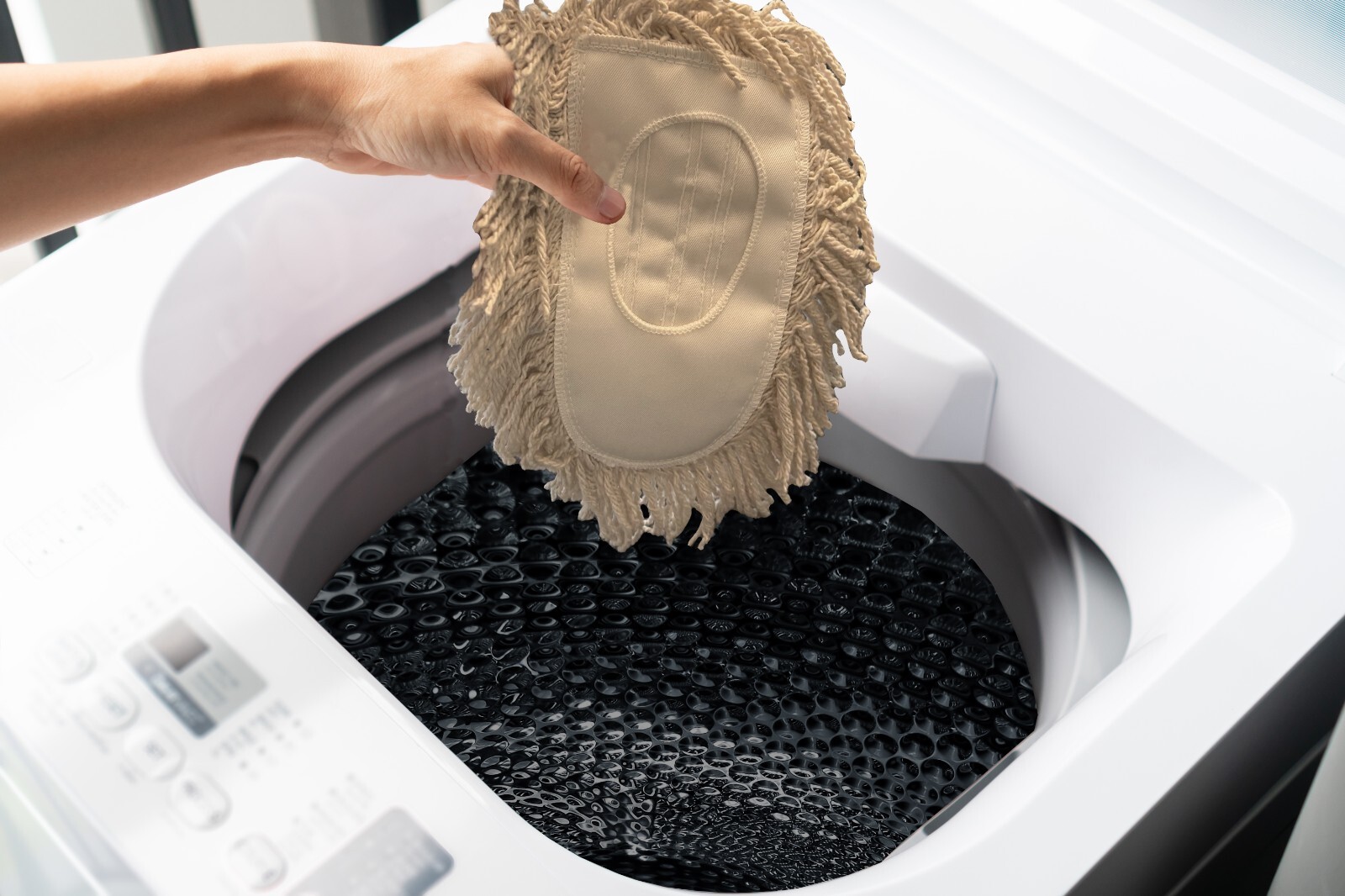 Triangle Dust Mop Kit: 4 piece Industrial Dust Mop Kit