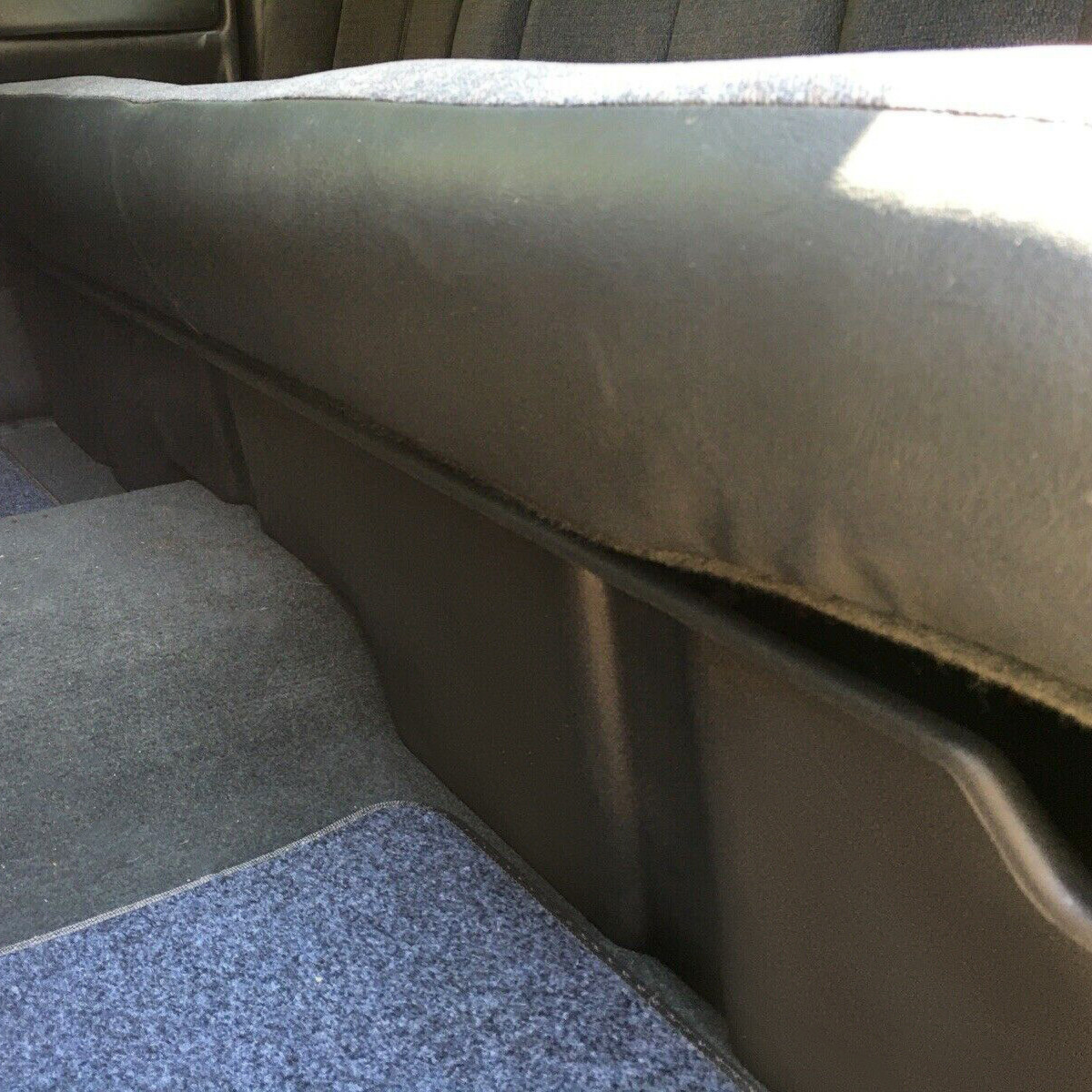 Under seat Storage Box 99-06 fits Chevy/GMC Silverado/Sierra Extended Cab 4-Door