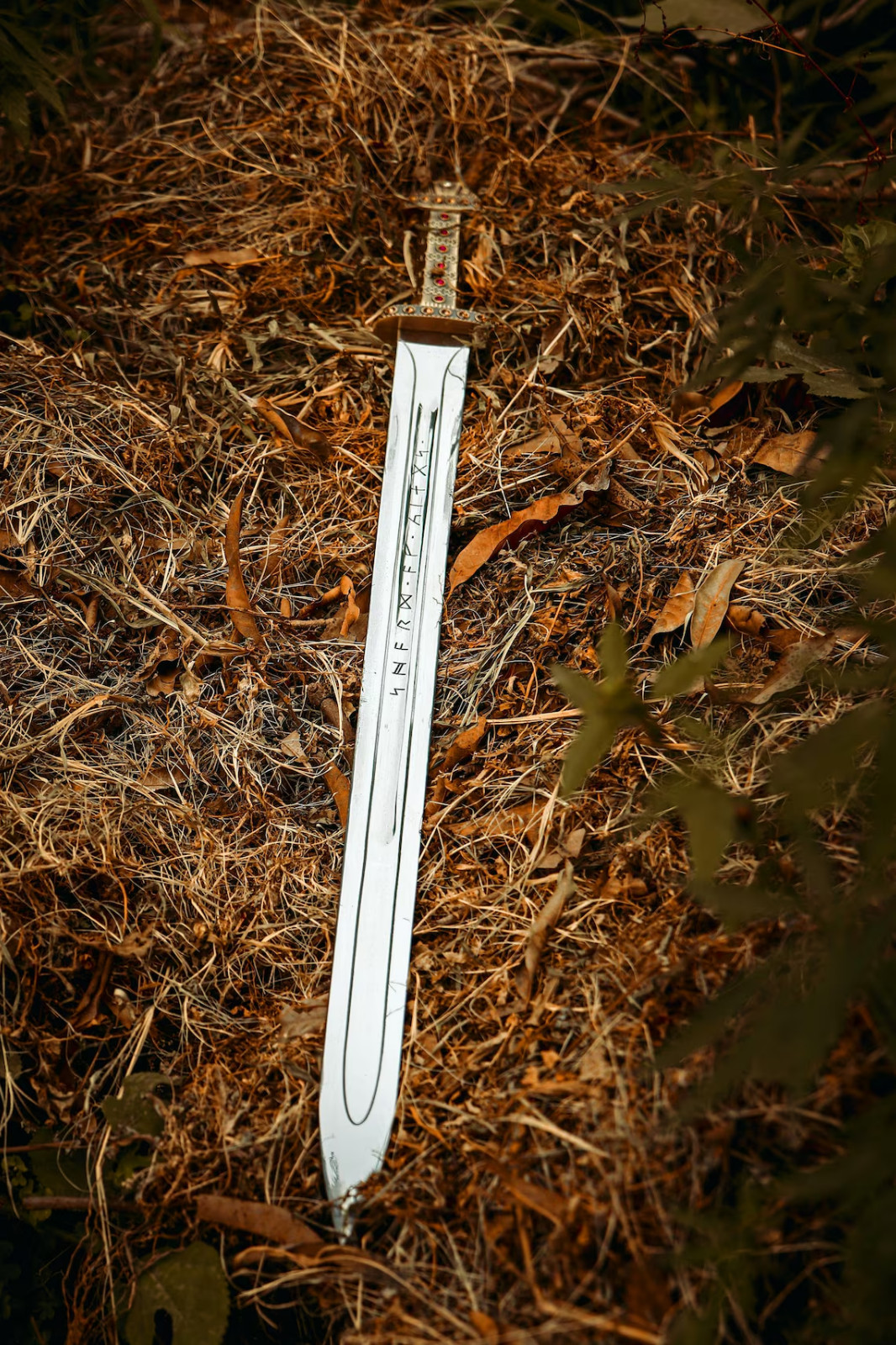 Hand Forged Ragnar Lothbrok Viking Sword w/ Scabbard Must Sell