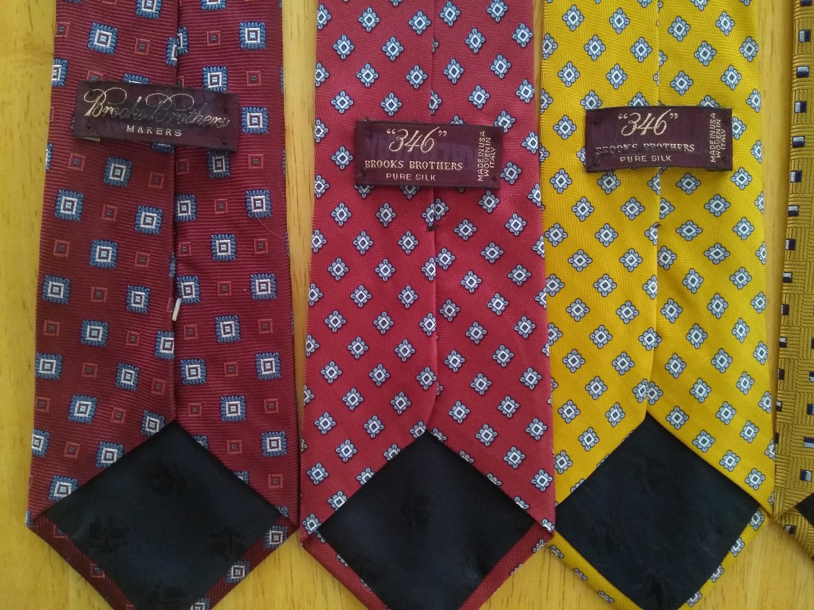 NWOT Brooks Brothers Boys Geometric / Medallion Trad Ivy Tie