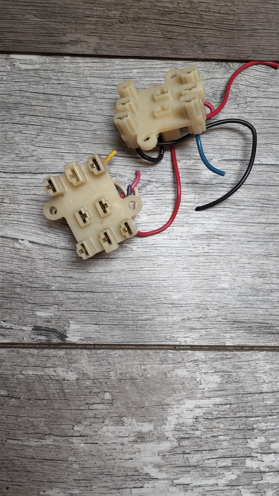 LaCrosse Cooler Vend Relay Sockets - Lot of 2