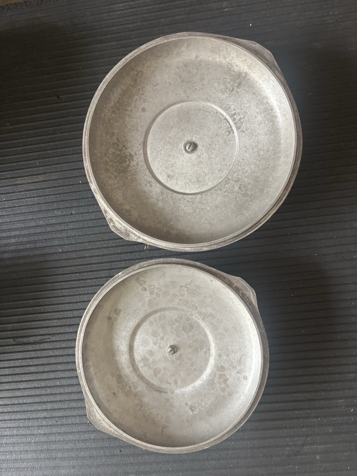 Lot Of 2 Wagner Ware Magnalite Sidney -0- 4683P & 4672 Double Spout w/ Lids
