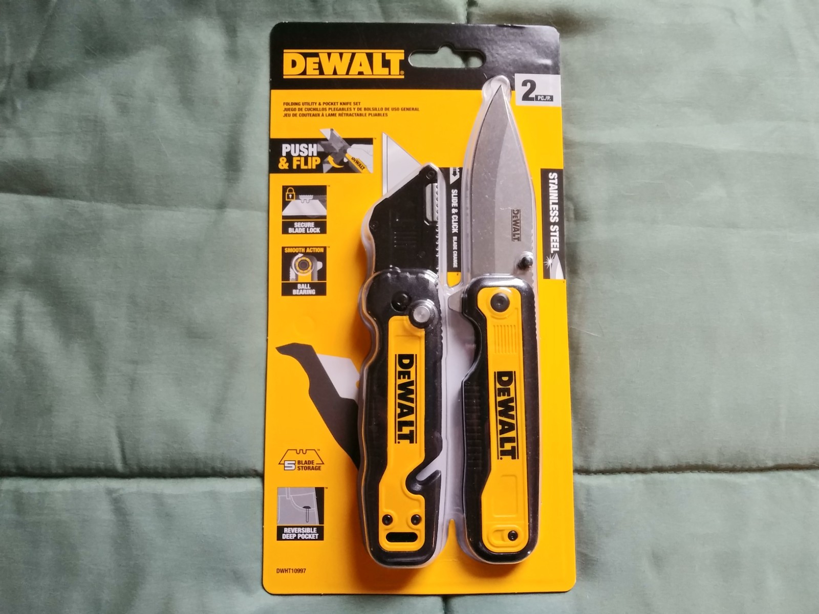 DeWalt Push and Flip Folding Utility & Pocket Knife Set DWHT10996
