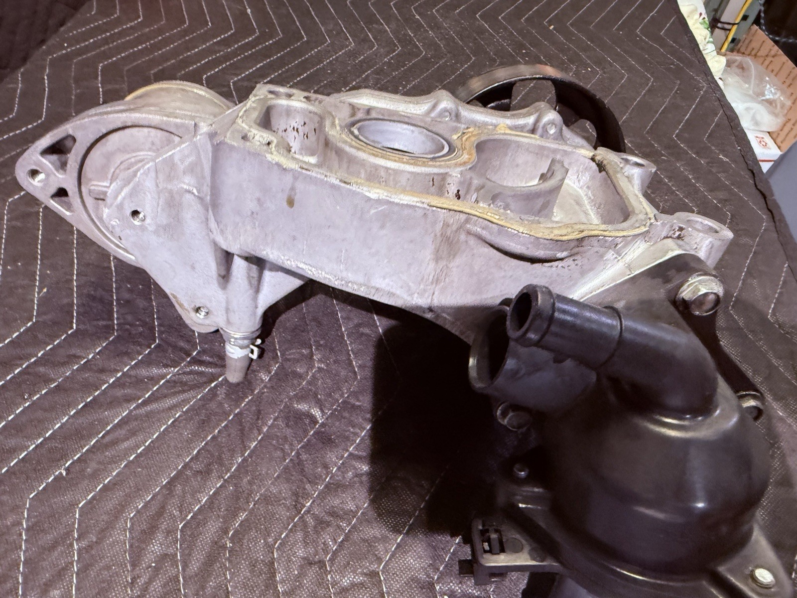 USDM OEM 04-08 Acura TSX Water Pump Housing Passage Pulley K24A2 19200-RAA-A01