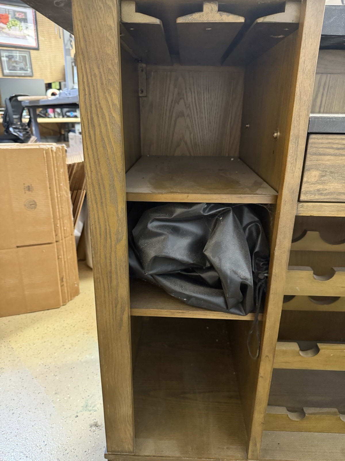 Montibello Bluestone Marble Pattern Home bar