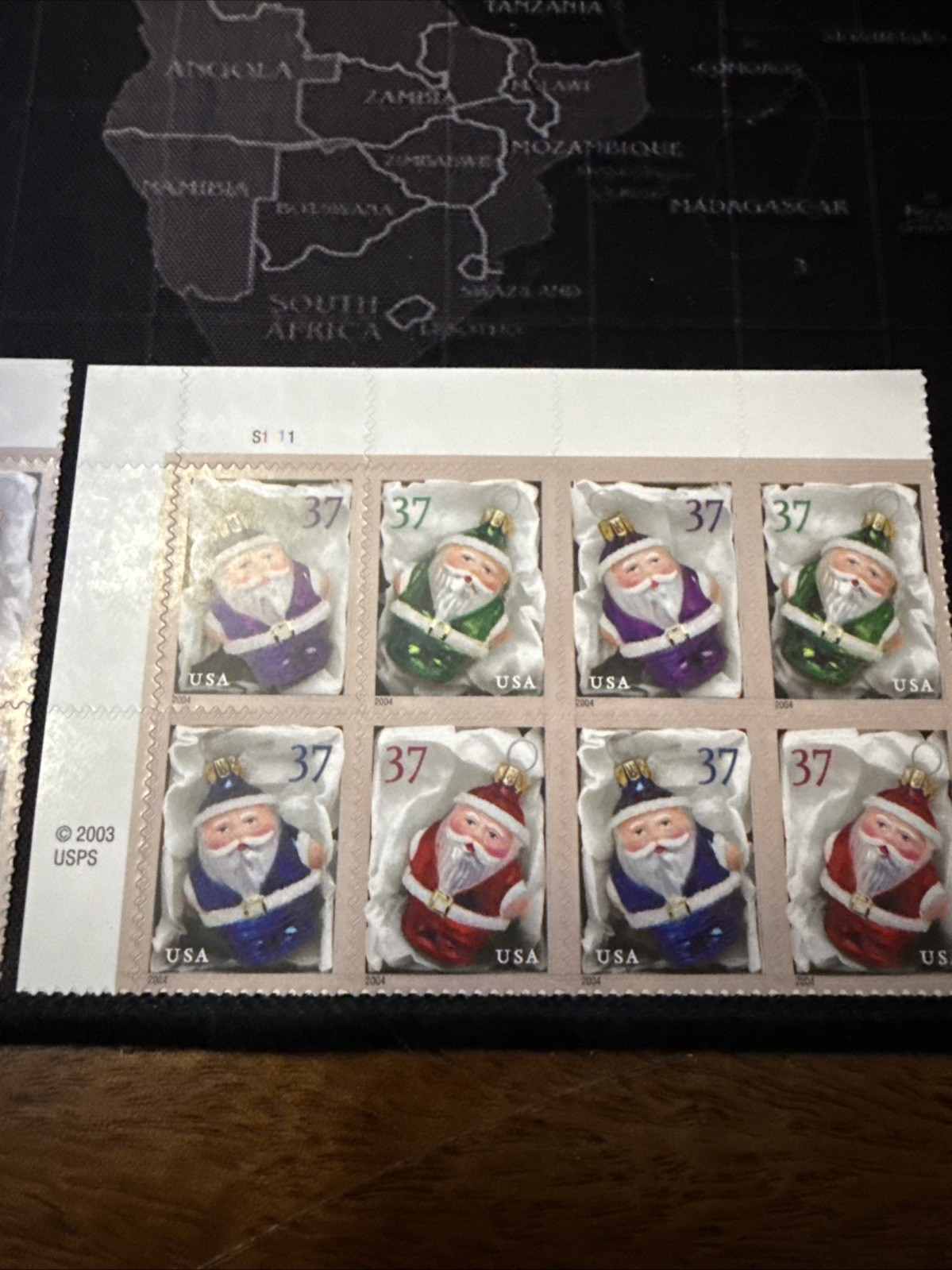 USA Stamps. 37c Christmas Stamps. Mint Never Hinged