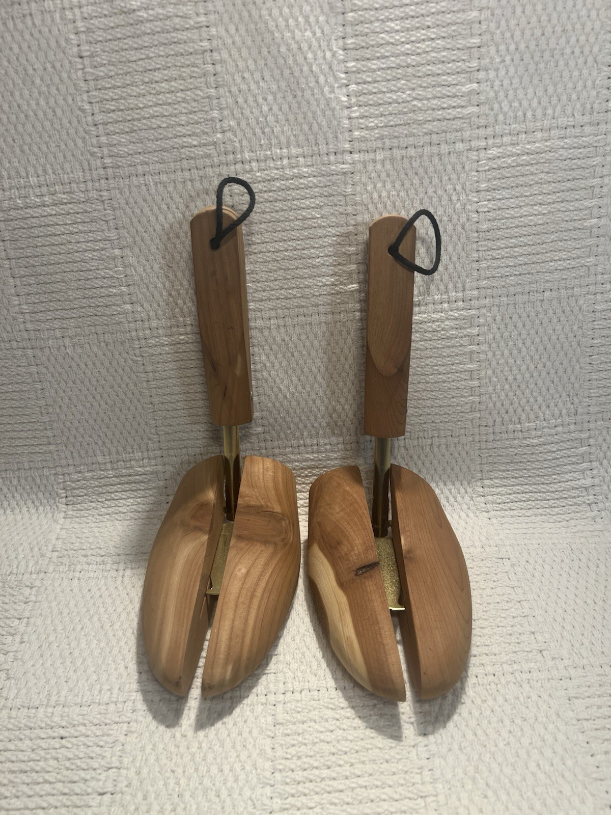 Adjustable Cedar Wood Shoe Stretchers - 12.5" Length x 3" Wide - Fits Men's 9-11