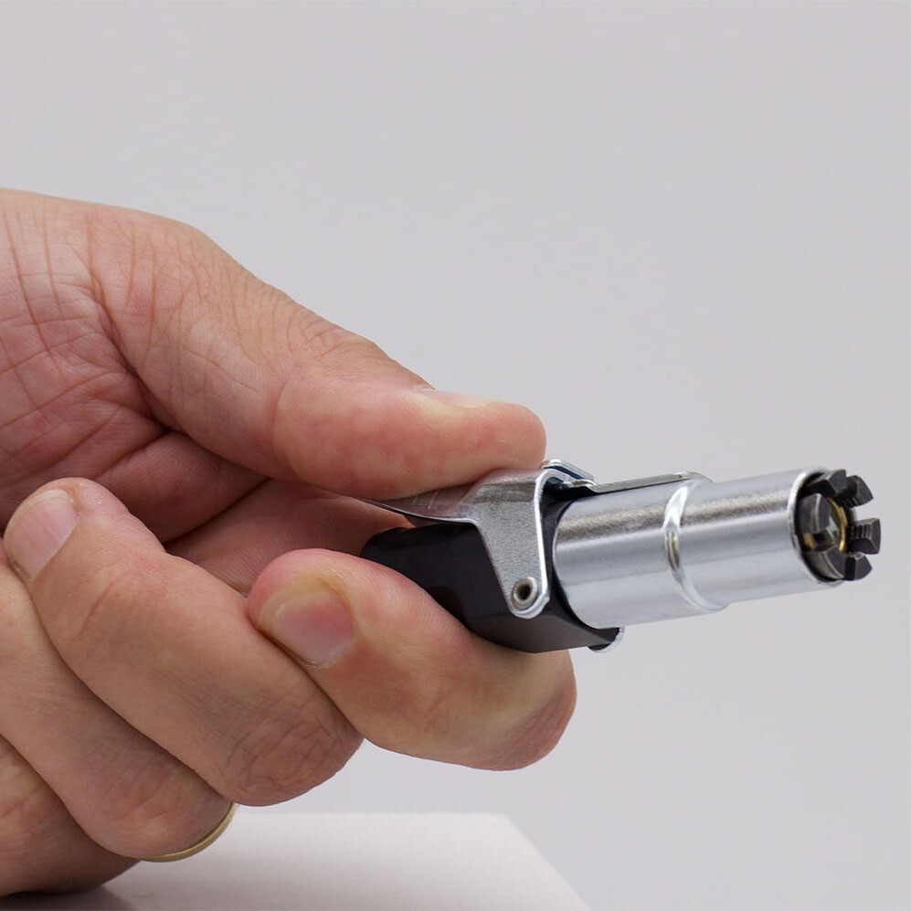 LOCKNFLATE® LOCKING AIR CHUCK