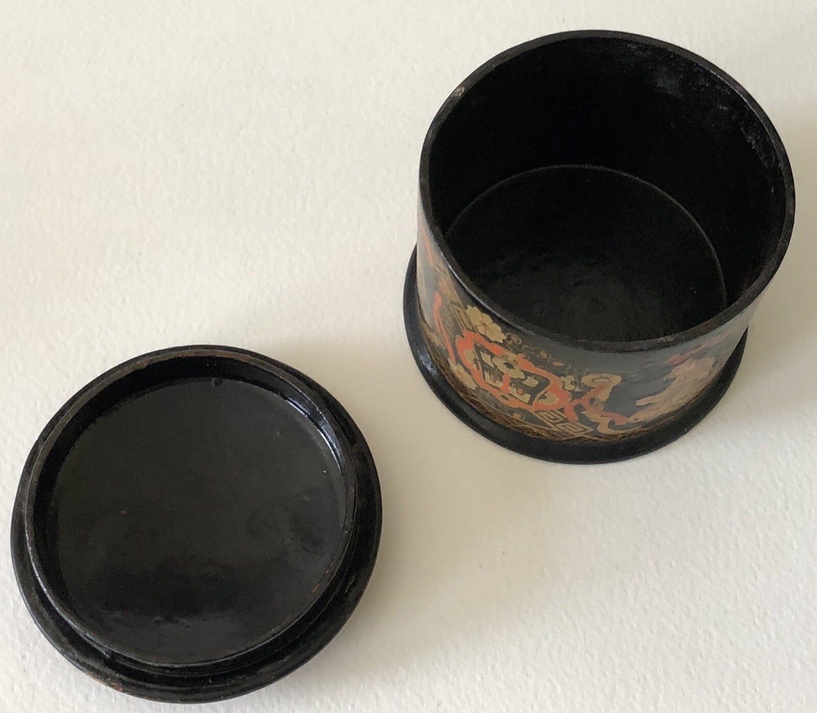 Antique Asian Chinese Japanese Black Lacquer Gold Geisha Girl Vanity Trinket Box