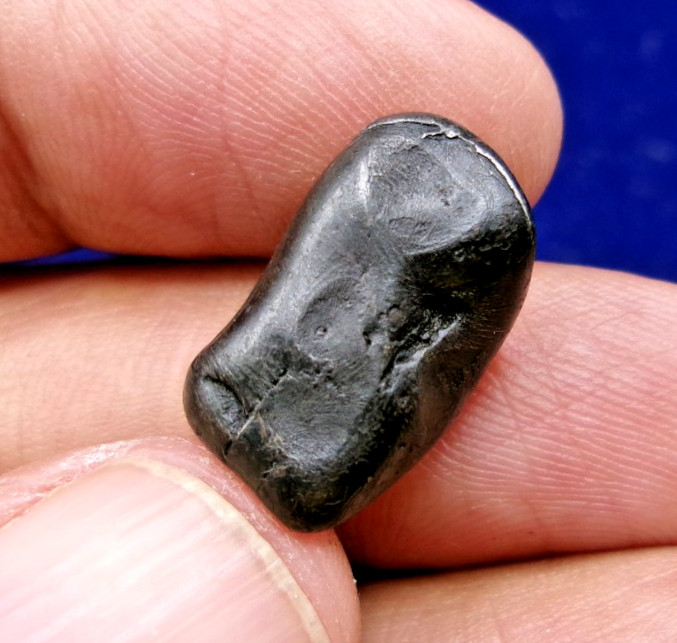 ORIENTED 7.21 gram - Sikhote Alin Meteorite Individual - 1947 fall in Russia