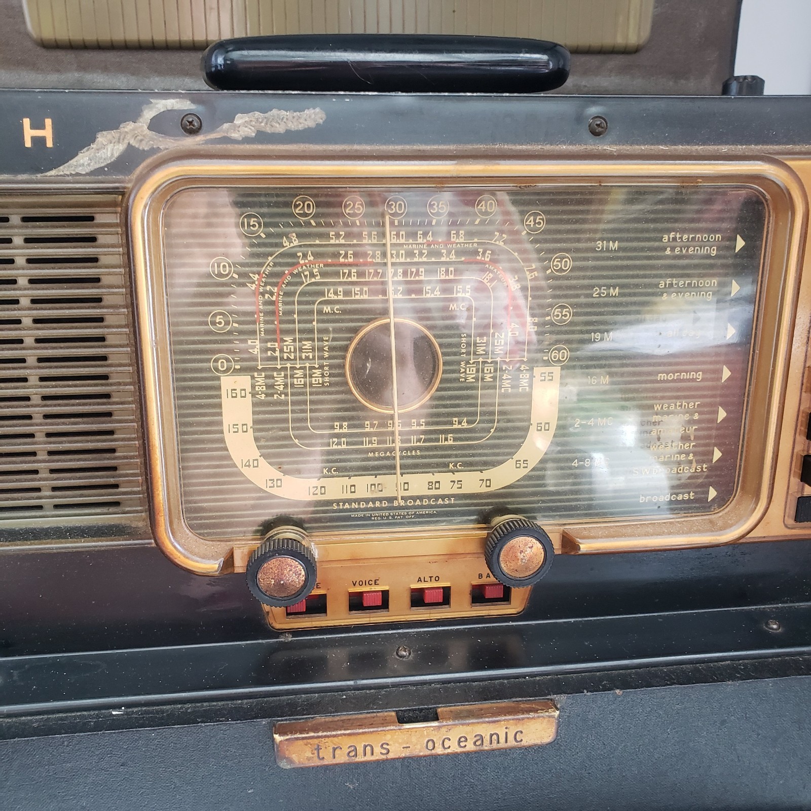 Zenith Trans-Oceanic Portable Shortwave Tube Radio 1950's Power Up