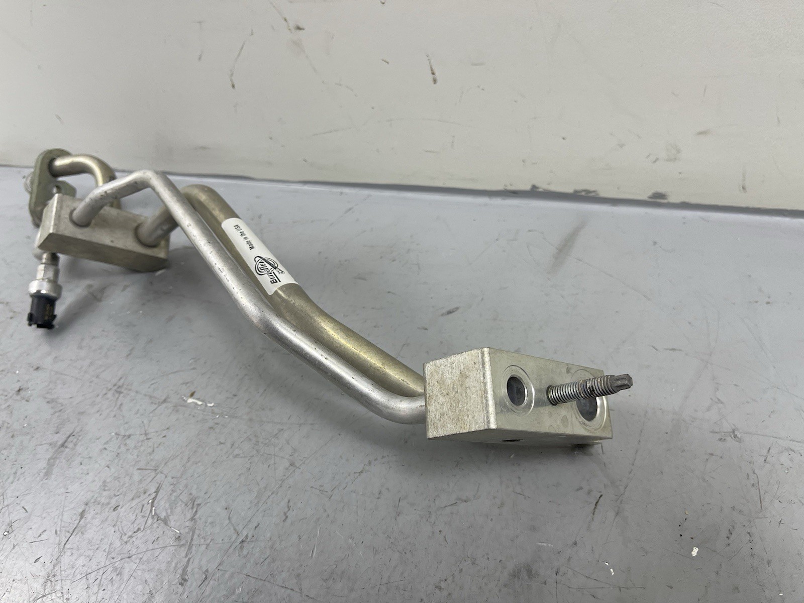 2018-2024 FREIGHTLINER CASCADIA AC JUNCTION BLOCK LINE HOSE PIPE A22-73447-000