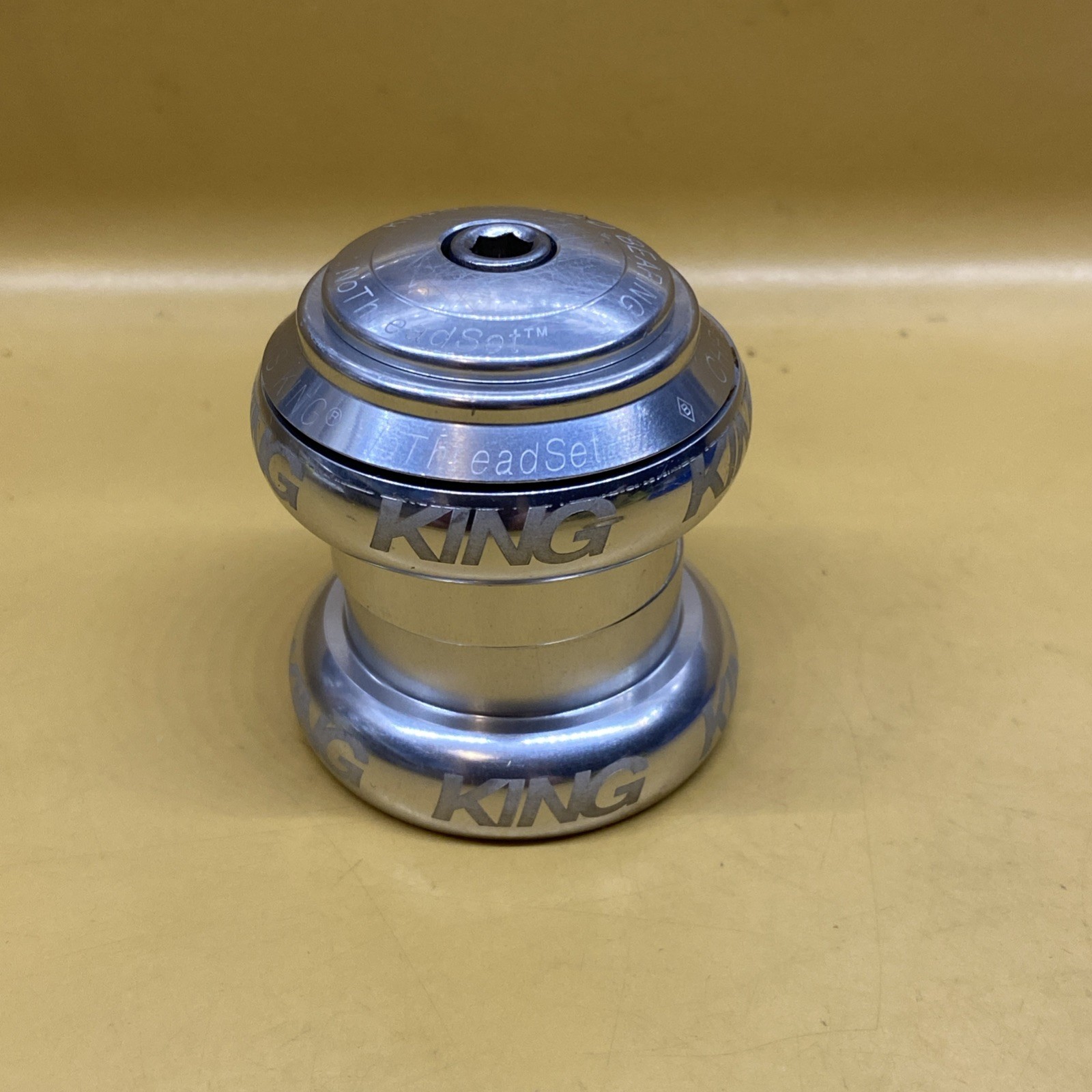 Silver Chris King 1-1/8" NoThreadset Threadless Sealed Bearing Headset