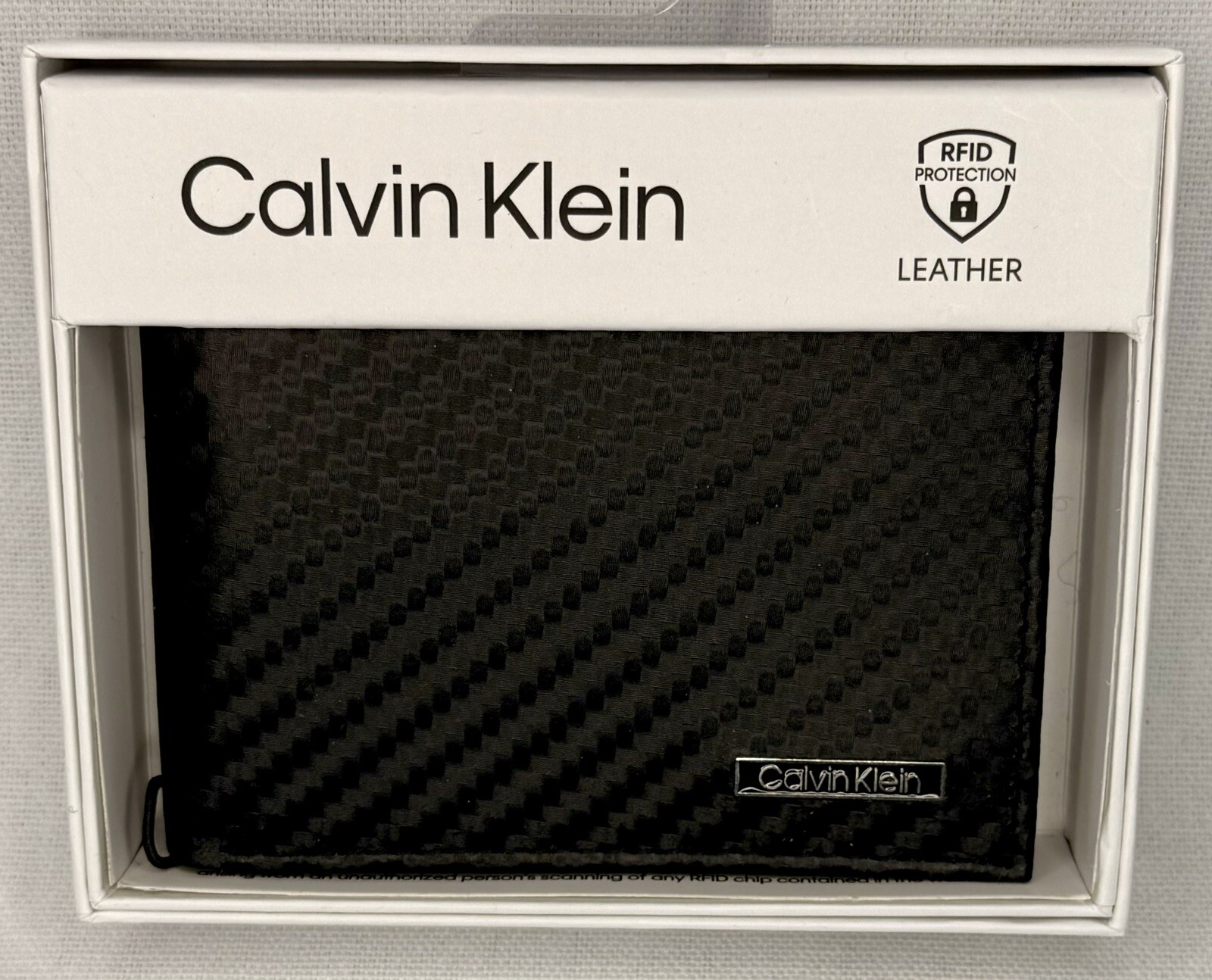 NEW Calvin Klein Men’s Carbon Fiber Textured Wallet w/ RFID Protection Flip Out