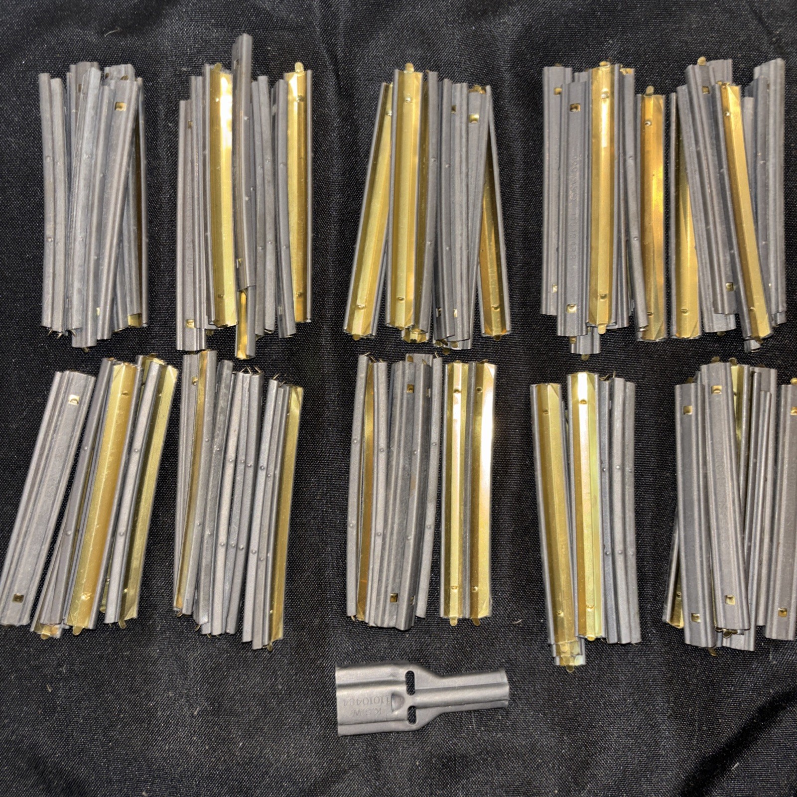 100 Original U.S. Surplus Stripper Clips 223/556 Rifle with 1 spoon